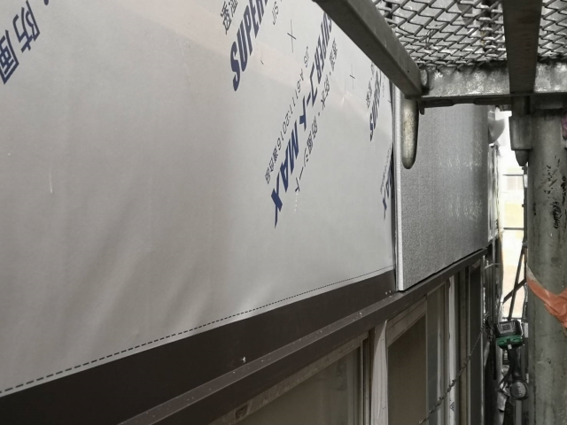 新たな金属サイディング施工