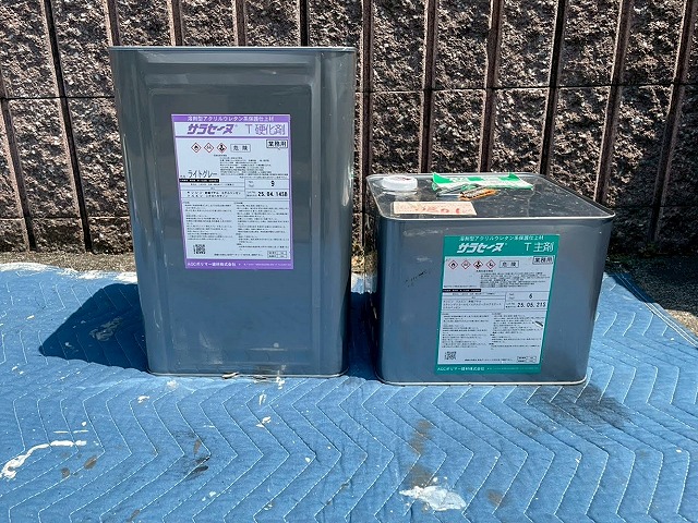 紫外線から防水層を守るトップコートはサラセーヌTを使用