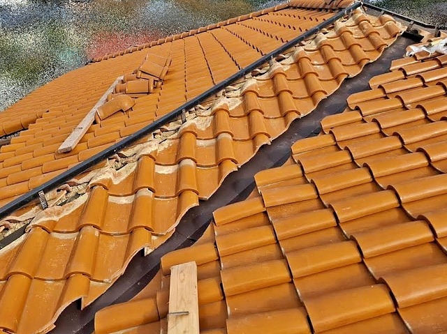 錆が進行した谷板金はガルバリウム鋼板の谷板金に交換