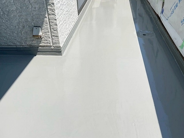 常陸太田市でウレタン防水密着工法によるベランダ再防水が完成