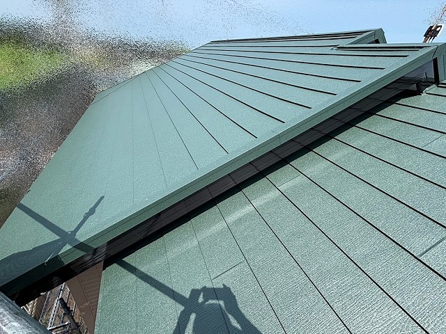 ひたちなか市に屋根カバーリフォームが完成