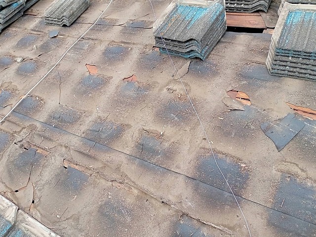 経年で破損した防水紙