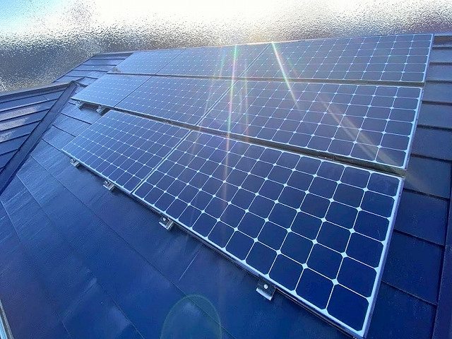 ひたちなか市で屋根カバー工事と太陽光パネルの復旧が完了