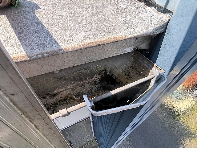 雨水の流れが悪くなった雨樋確認