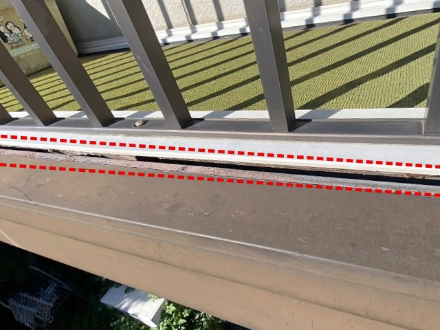 ベランダ手摺の下地木材の腐食