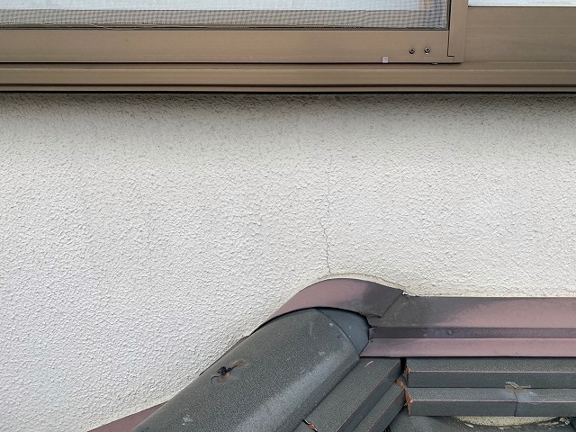 リシン吹付モルタル外壁のクラック