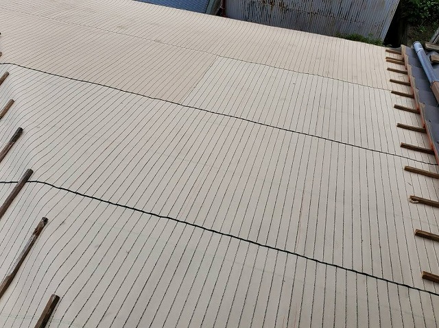 キズリ付きの防水紙を施工