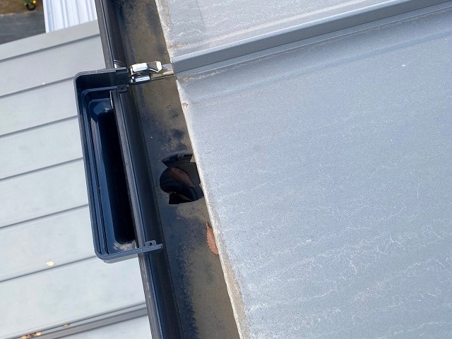 2階の雨樋の枯れ葉は少量