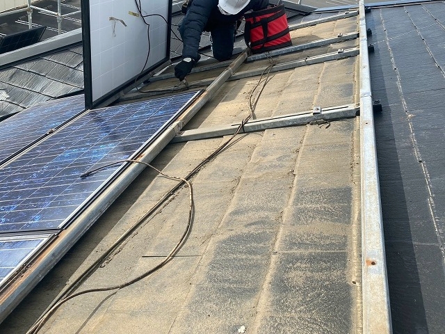 太陽光パネルの撤去は電気工事士の資格が必要