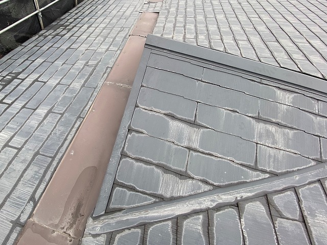 ドーマーと板金で塞がっていたどぶ溝