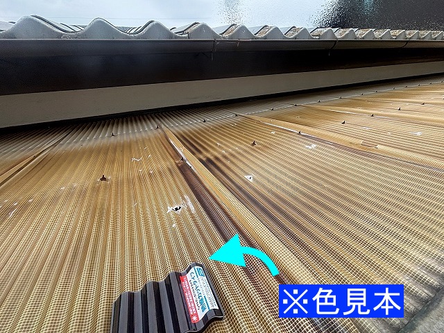 テラスはガラスネット波板からポリカーボネート波板へ張り替え予定