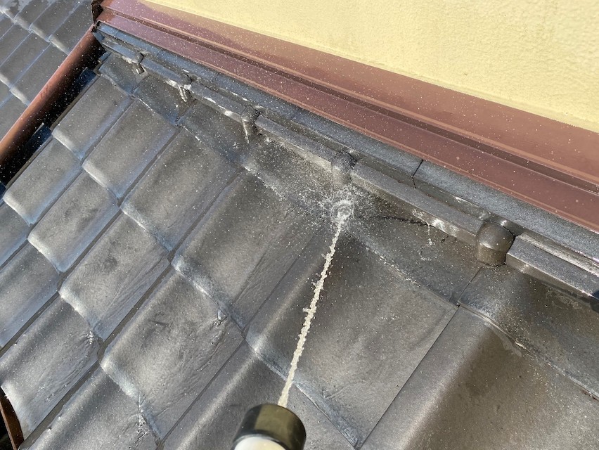 葺き止め漆喰部分への散水試験