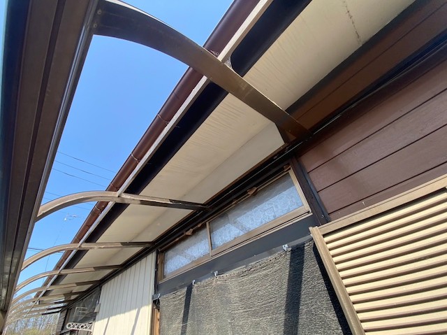 パネルを撤去したアルミテラス