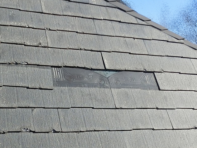 一枚でも屋根材が脱落する周囲に負荷がかかり、連鎖的に傷みが進行