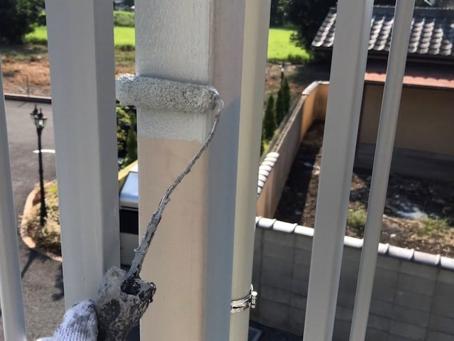 鉄骨手摺部への錆び止め塗装