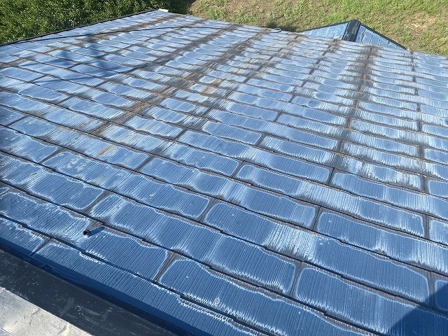 築25年以上のスレート屋根の軒天に穴