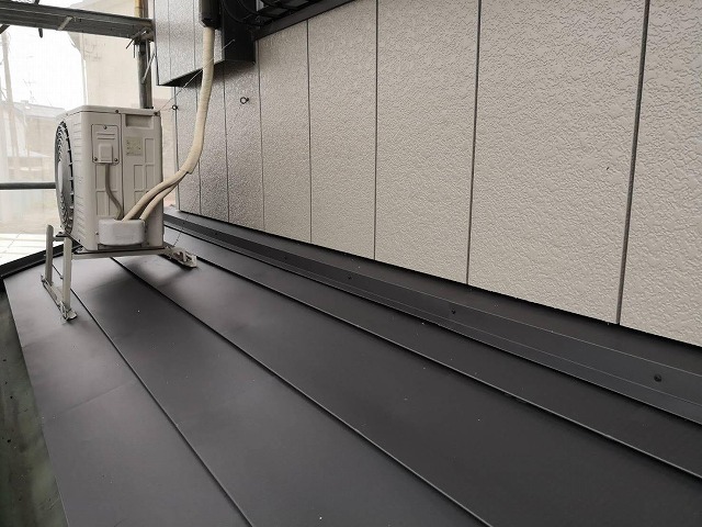 下屋根カバーと外壁カバーが完成した結城市の現場