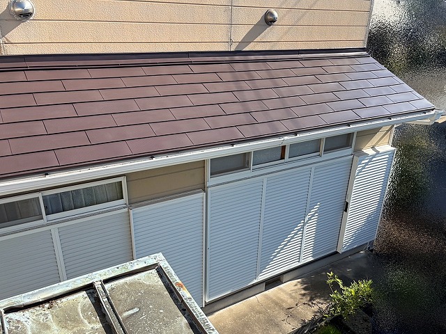 カバー工事で汚れた屋根は綺麗に拭き掃除をしてお引き渡し