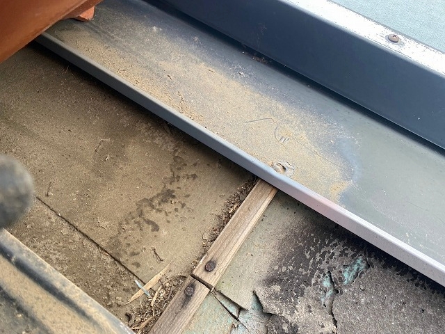 二次防水を担う防水紙の破損は雨漏りに繋がる