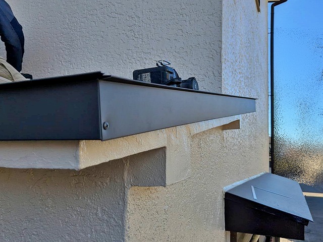 小屋根の端部の処理を丁寧に行うことで雨水の侵入を防止