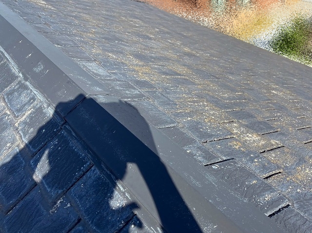 釘浮きの影響でグラグラする棟板金