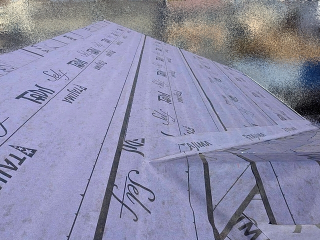 重ね幅や固定位置を確認することが防水紙の施工のポイント