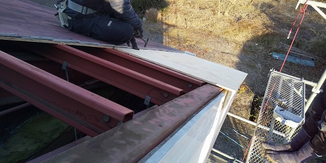 屋根下地鉄骨画像