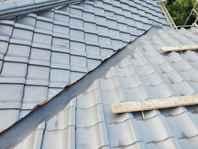 谷板金交換が完了した常陸太田市の瓦屋根