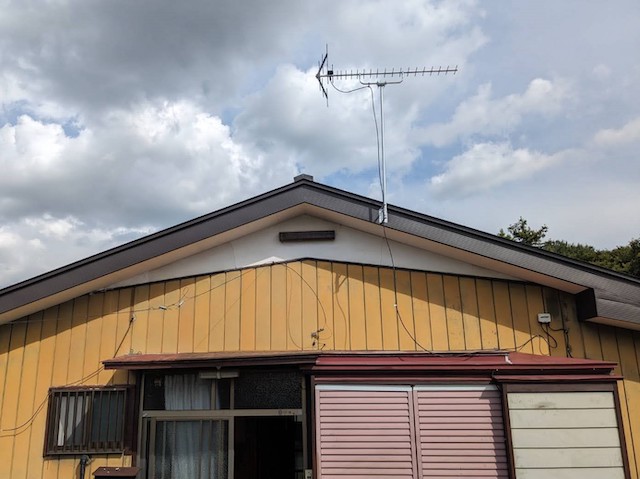 結城市で破風板にガルバリウム板金の施工完了