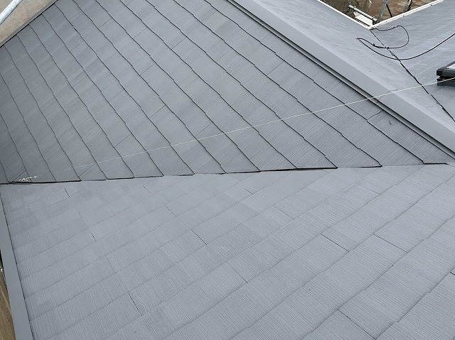 屋根塗装の下塗りにベスコロフィラーを使用