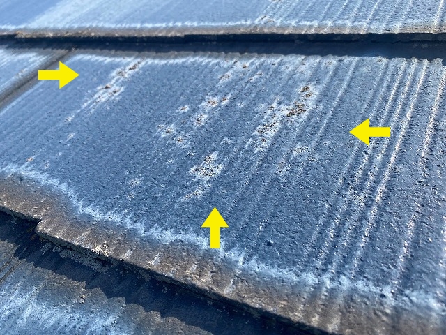 築25年化粧スレート屋根にカビ発生