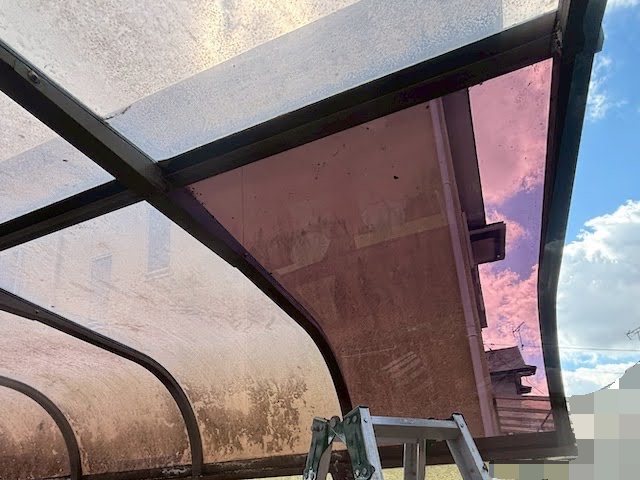 鹿嶋市　割れたカーポートR型パネル一枚交換　施工後の写真