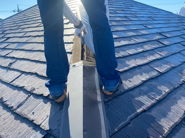 防水紙の設置前に屋根の突起物を撤去