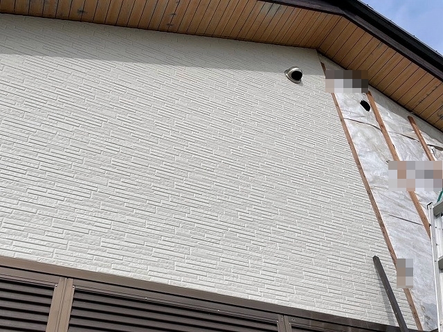 残った片側の面のサイディングを交換