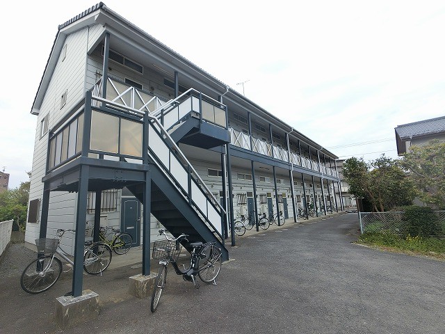 水戸市賃貸アパートの雨樋修理依頼の全景画像