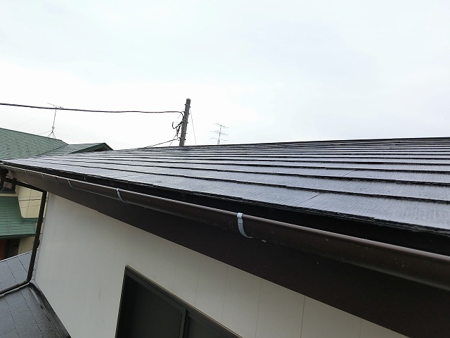 屋根塗装と雨樋交換が完了したひたちなか市の現場屋根