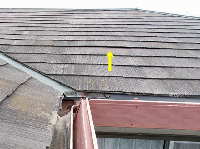 スレート屋根の浮きと反り