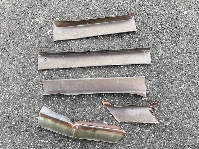 撤去した銅板製のケラバ水切り