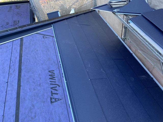 ガルテクトを葺き始める