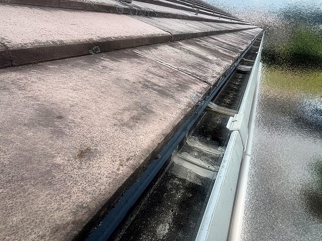 20年ほど経過した雨樋は不具合が出やすいため早目に点検を行う