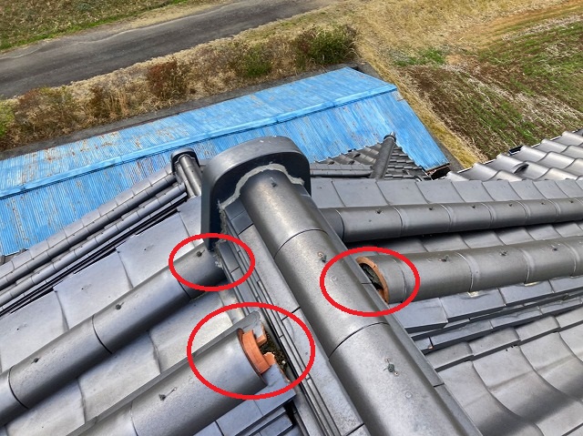 棟瓦周辺の漆喰脱落