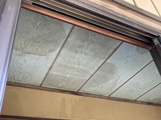 屋根リフォームきっかけ雨漏り