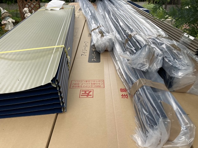 アイジールーフのスーパーガルテクトの資材