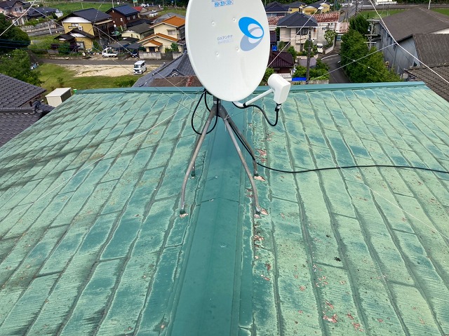 劣化が著しいスレート屋根