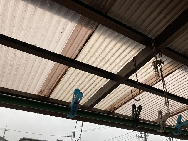 二階のテラス波板の状態