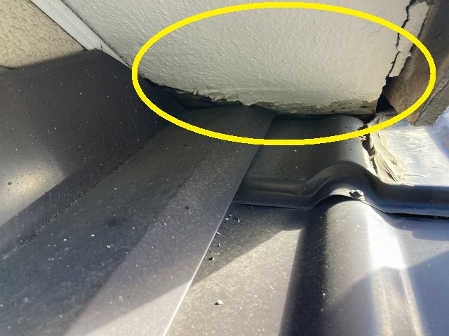 棟違い屋根の浸水経路