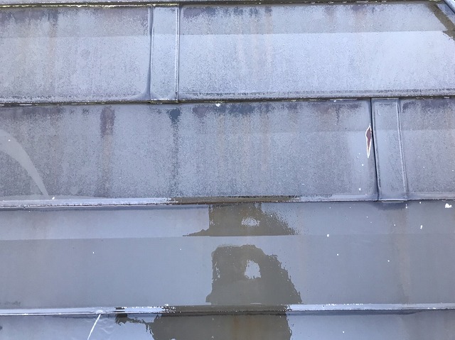 高圧洗浄を行った金属屋根