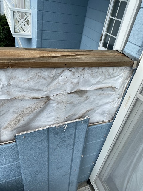 腰壁と笠木を外した下地の状況