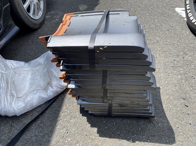 差し替え用の2束分の和瓦