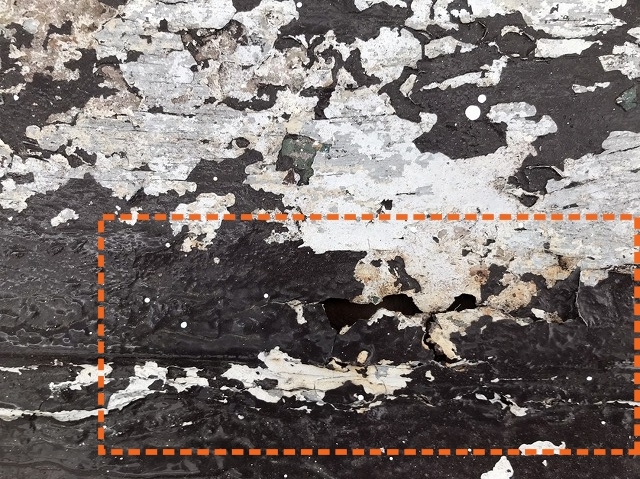 霧除け板金屋根劣化進行穴あき